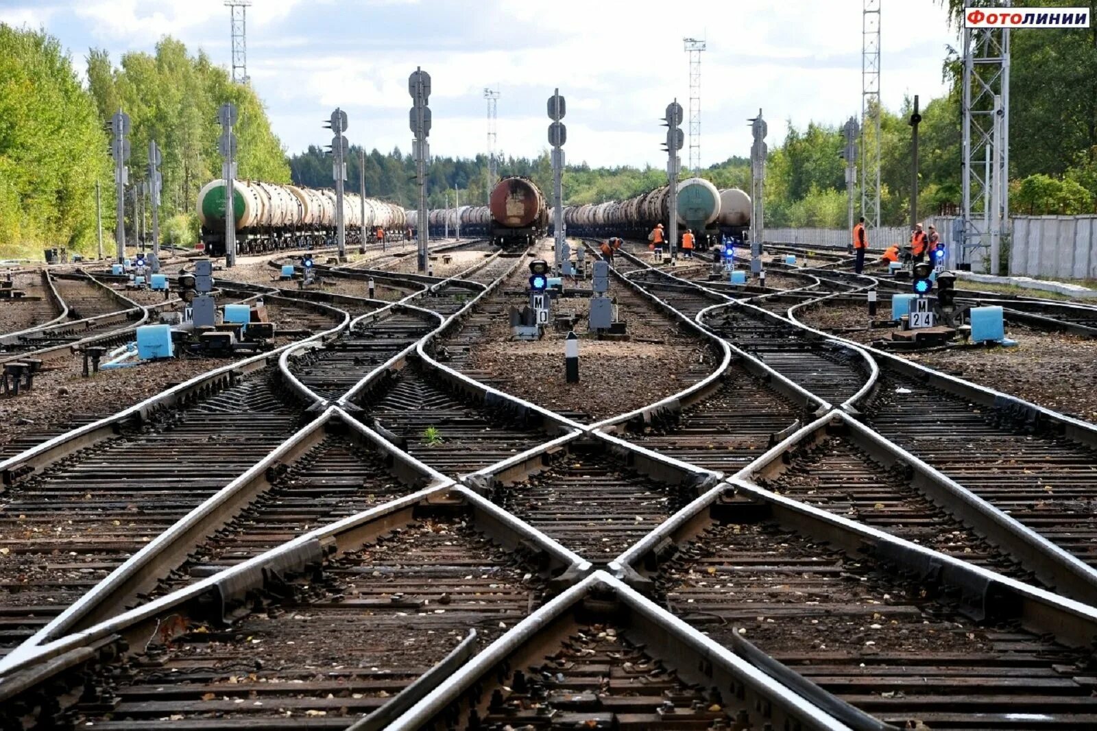 Принадлежащий железной дороге. ЖД пути необщего пользования. Участковая станция. Техническая станция. Приемо-отправочный путь.