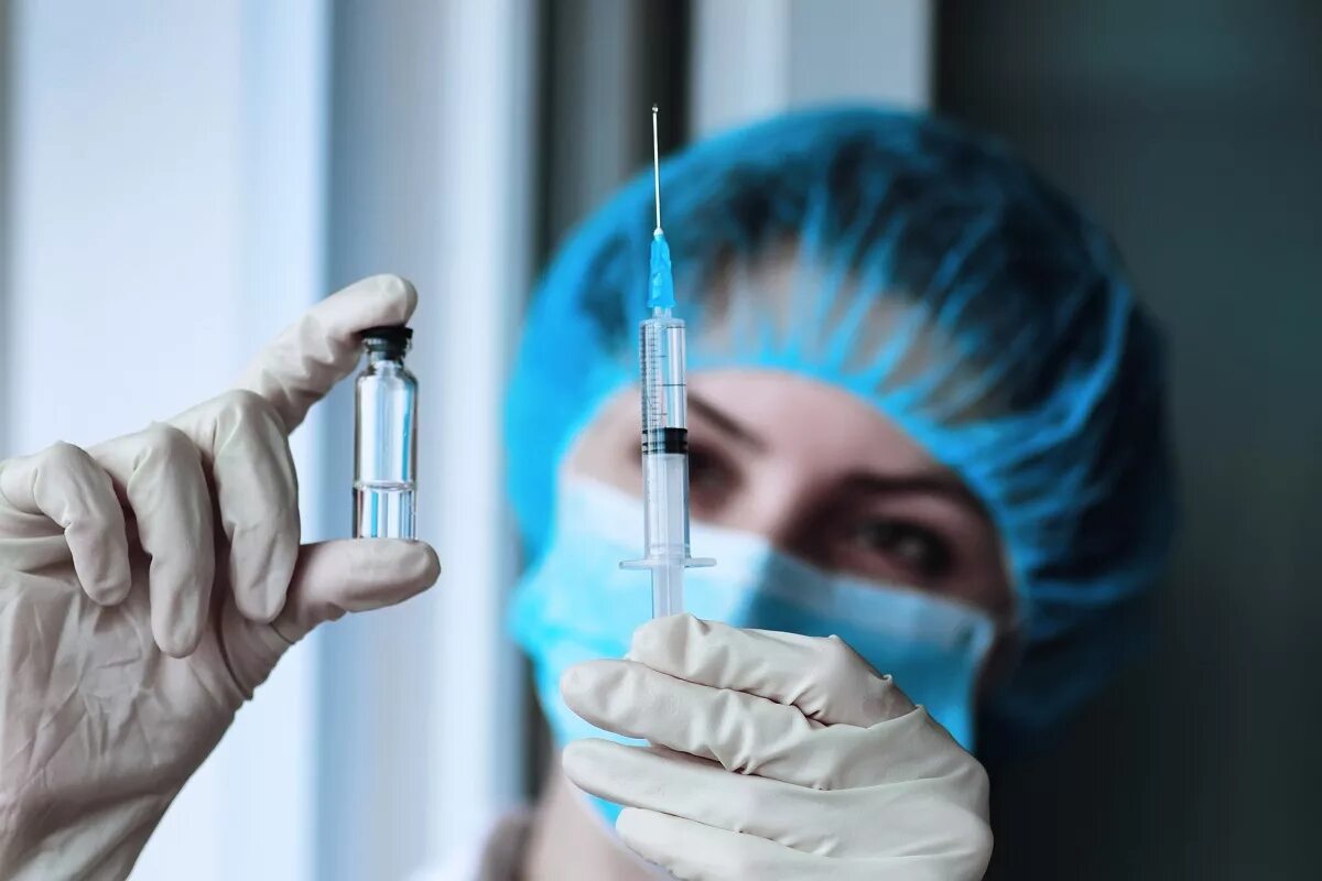 Вакцинация вакцинопрофилактика. Вакцинация детей от covid-19. Уколы маленьким детям. Вакцинация вакцинопрофилактика. Профилактический укол.