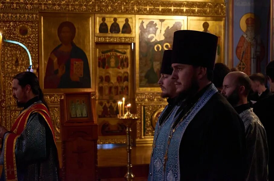 Богородица дево радуйся 150 раз. Древнерусское искусство примеры. Три поездки ильи муромца былина. Богородническая вычитка на исправление судьбы игоря поповича. Илья муромец витязь на распутье.