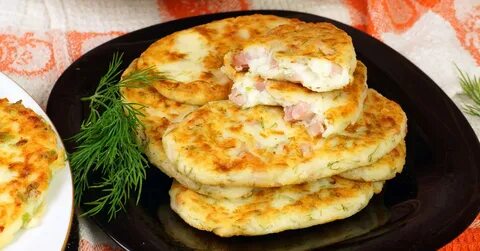 Оладьи с колбасой сыром и зеленью