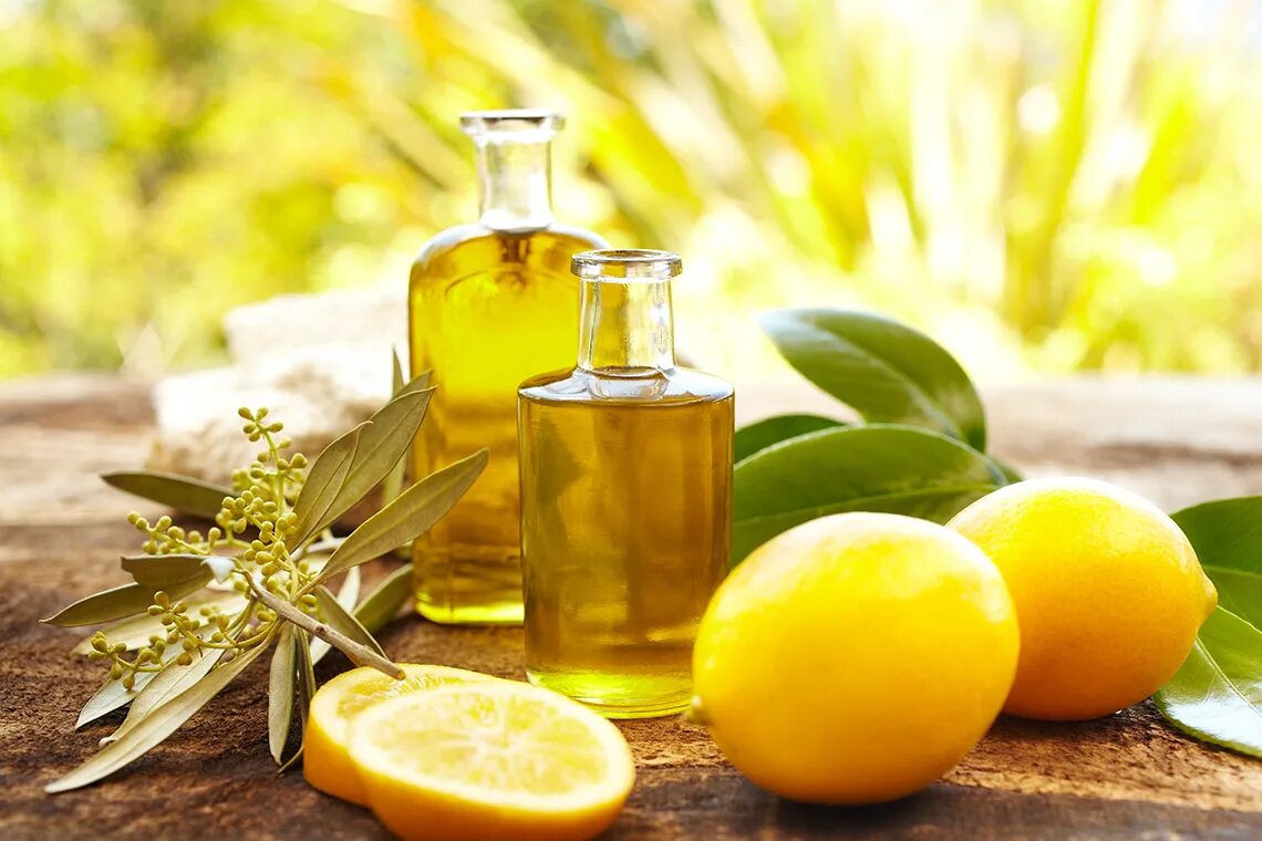 Аромамасла лимон. Оливковое масло и мед. Природная косметика. Лимонное масло.