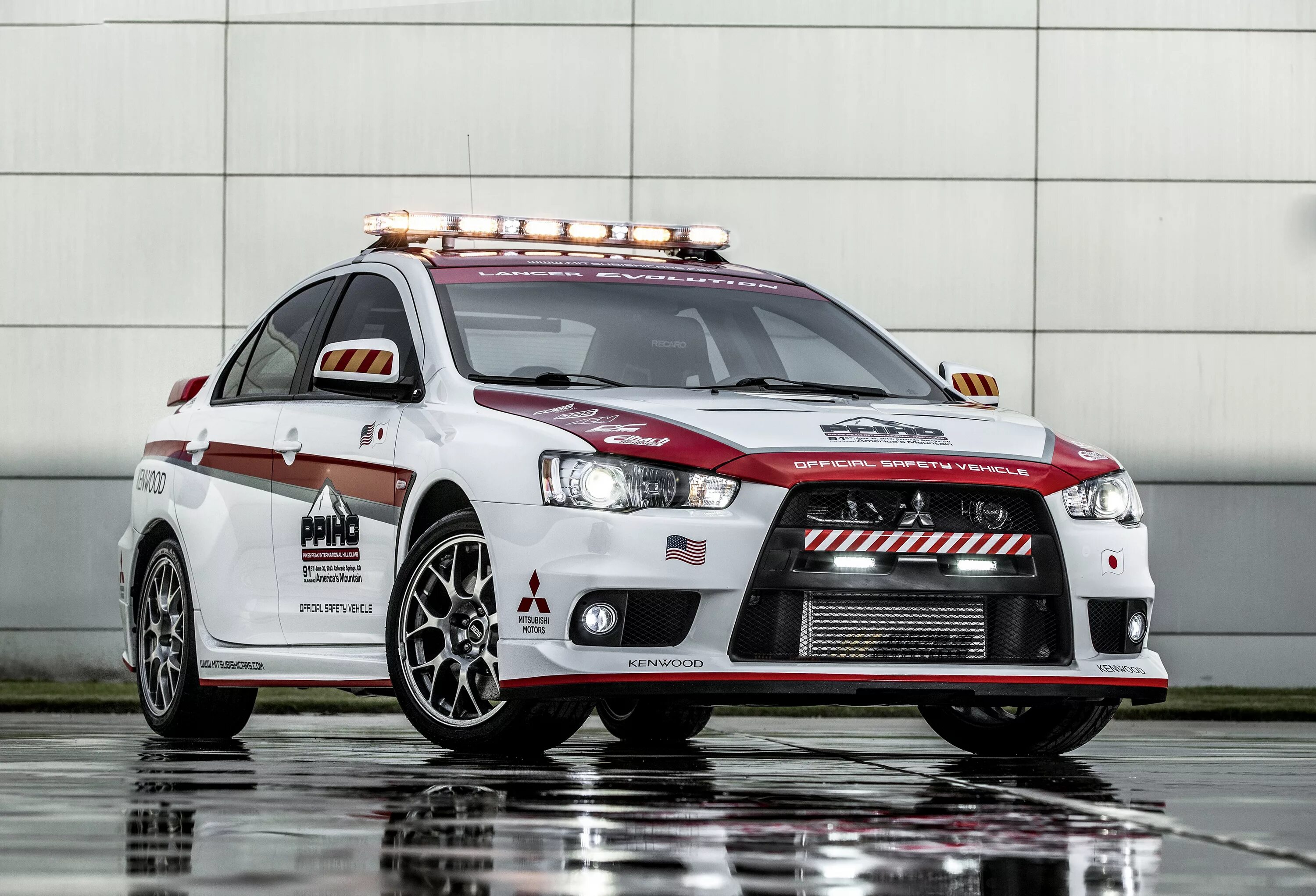 Японский мицубиси. Lancer Evolution 10. Митсубиси Лансер Эволюшн. Мицубиси Аутлендер Эволюшн. Lancer EVO 10.