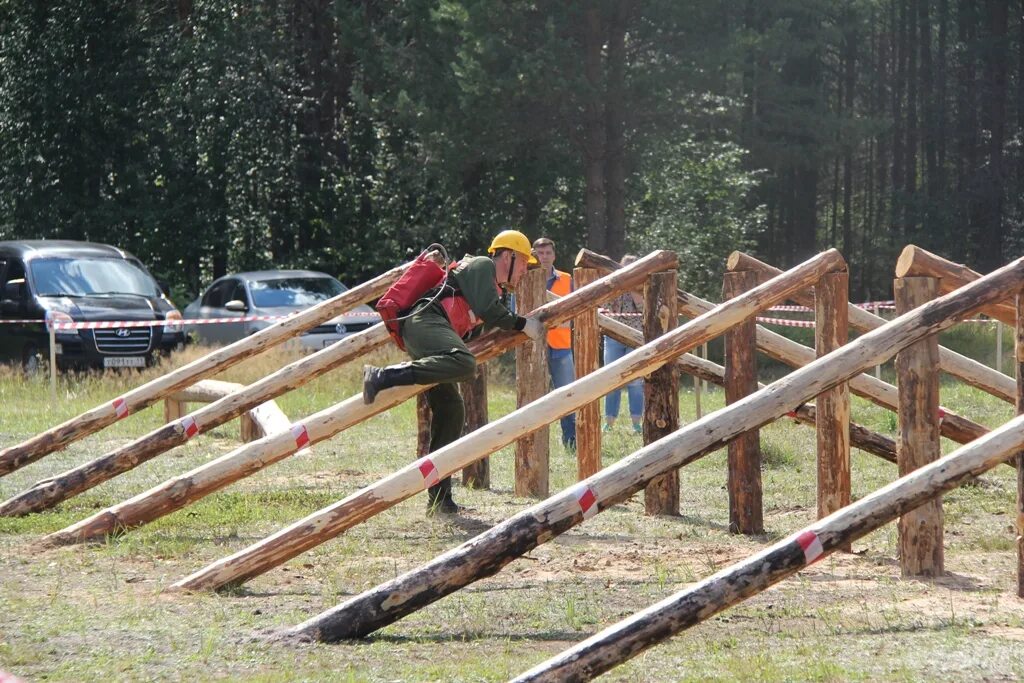 конструкции подвесных подмостей металлические. акт испытания строительных лесов и подмостей. акт испытания на строительные леса. солнечный туристан подъяково. подвесные люльки подмости.