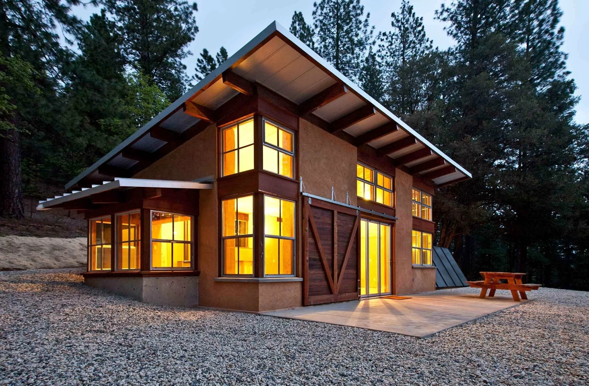 Разновидности домов. Флэт Хаус с односкатной крышей. Tiny House с односкатной крышей. Проект tiny House односкатный. Шале планкен.
