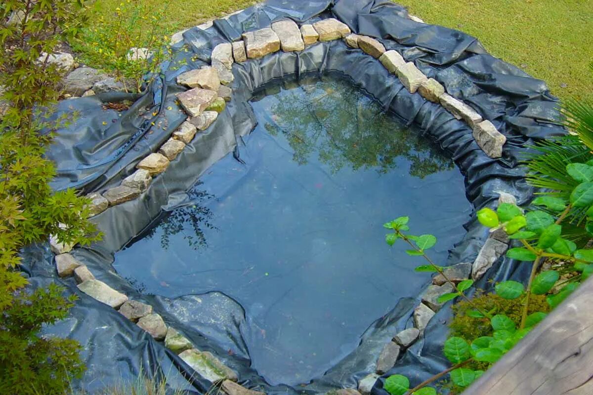 Пруд из бетона. Мини пруд на участке. Декоративный прудик своими руками. Водоем на участке. Искусственный пруд.