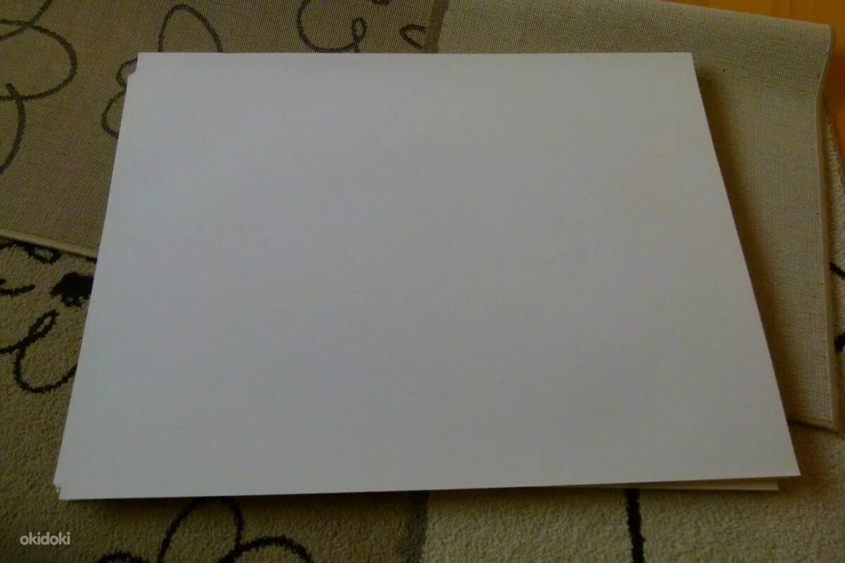 Лист бумаги большого размера