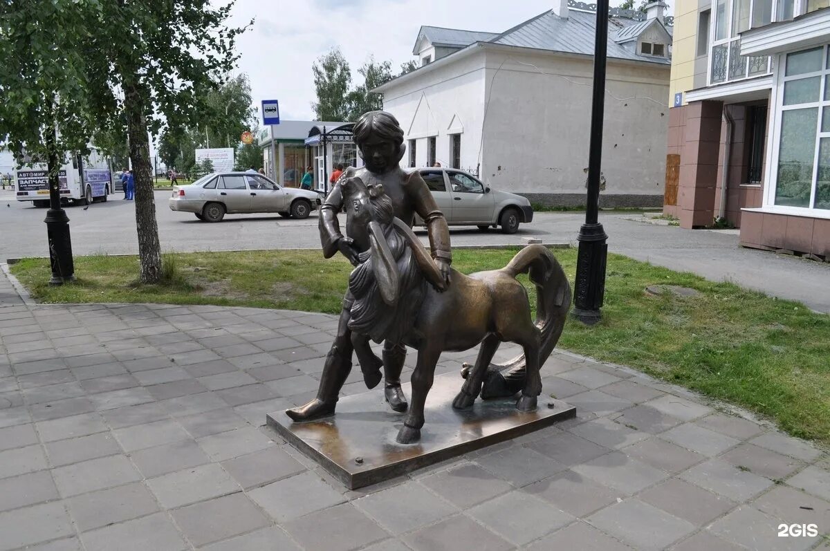 Скульптура конек горбунок. Памятник коньку Горбунку в Тобольске. Тобольск скульптура конек горбунок. Статуя конек горбунок в Тобольске. Сквер Ершова в Тобольске.