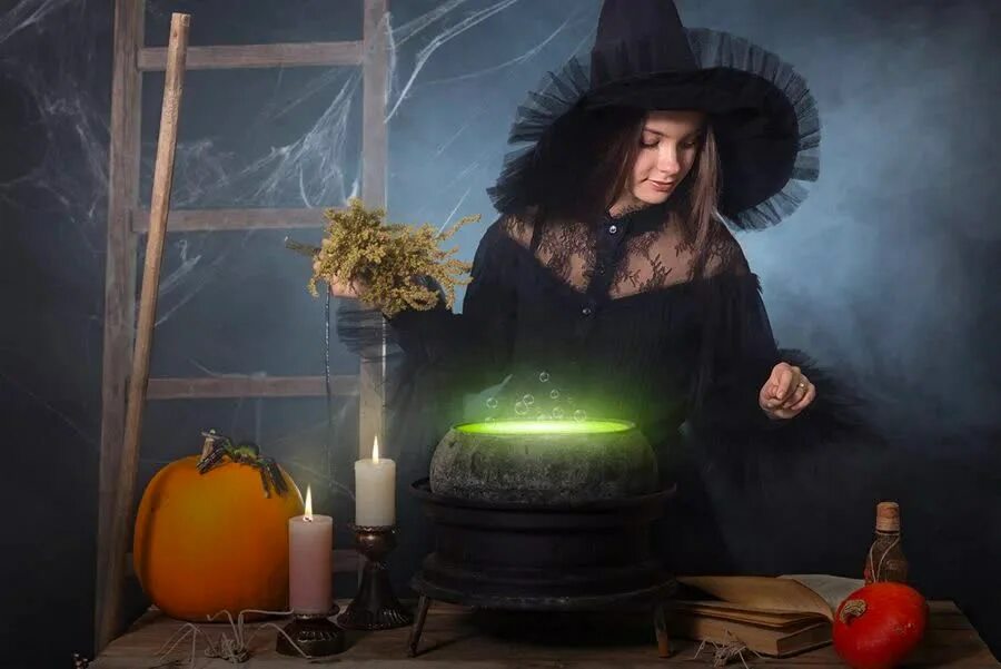 Ведьма Зельеварение. Ведьма фотосессия. Добрая ведьма. Красивая ведьма.