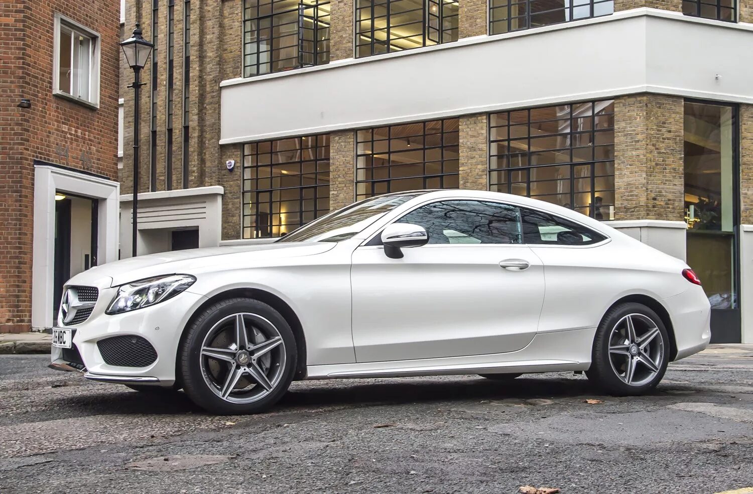 Купить мерседес coupe. Мерседес c180 Coupe. Мерседес-Бенц c 180 купе. Mercedes c180 Coupe 2017. Mercedes Benz c class Coupe.