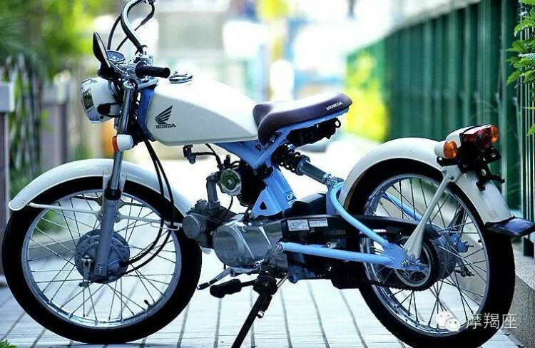 Давай мопед. Honda solo мопед. honda win мотоцикл. мопед win100. мотоцикл хонда honda соло 50 ретро.