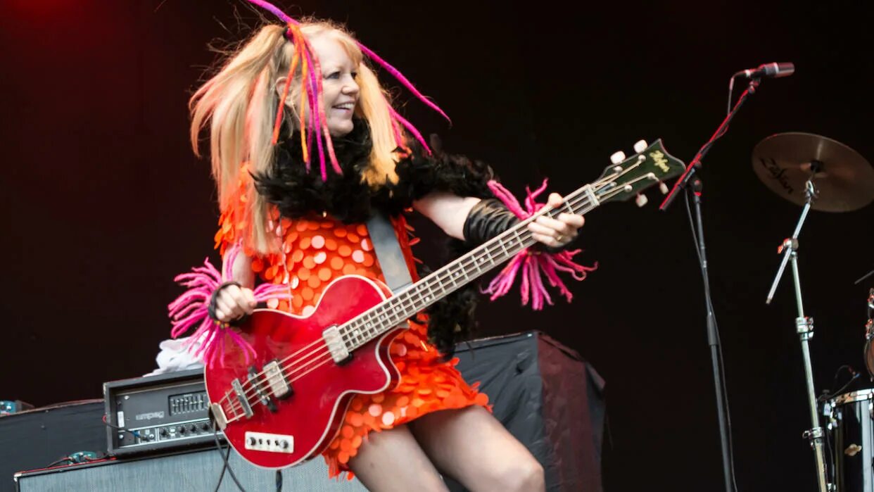 Tom tom club. Martina Michèle Weymouth. Tina Weymouth горячие.