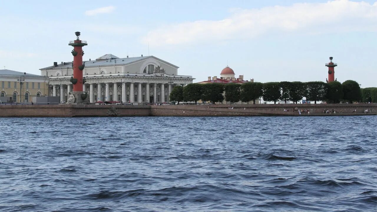 Васильевский остров Санкт-Петербург. На Васильевский остров. Кладбище на Васильевском острове в Санкт-Петербурге. Васильевский остров набережная март.