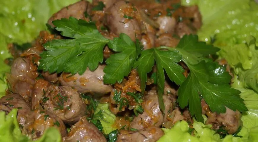 Приготовить куриные сердечки и печень вместе. Куриные сердечки. блюда из куриных сердечек. приготовить куриные сердечки. куриные сердца приготовленные.