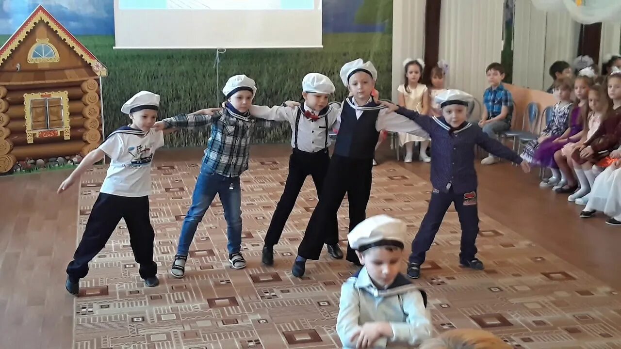 Танец моряков в детском саду песня. Танец моряков в детском саду. танец морячка в детском саду. танец бескозырка белая. танец бескозырка белая в детском саду.