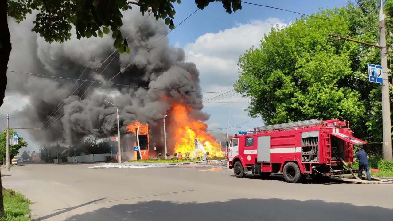 Горит азс. Пожар на азс.