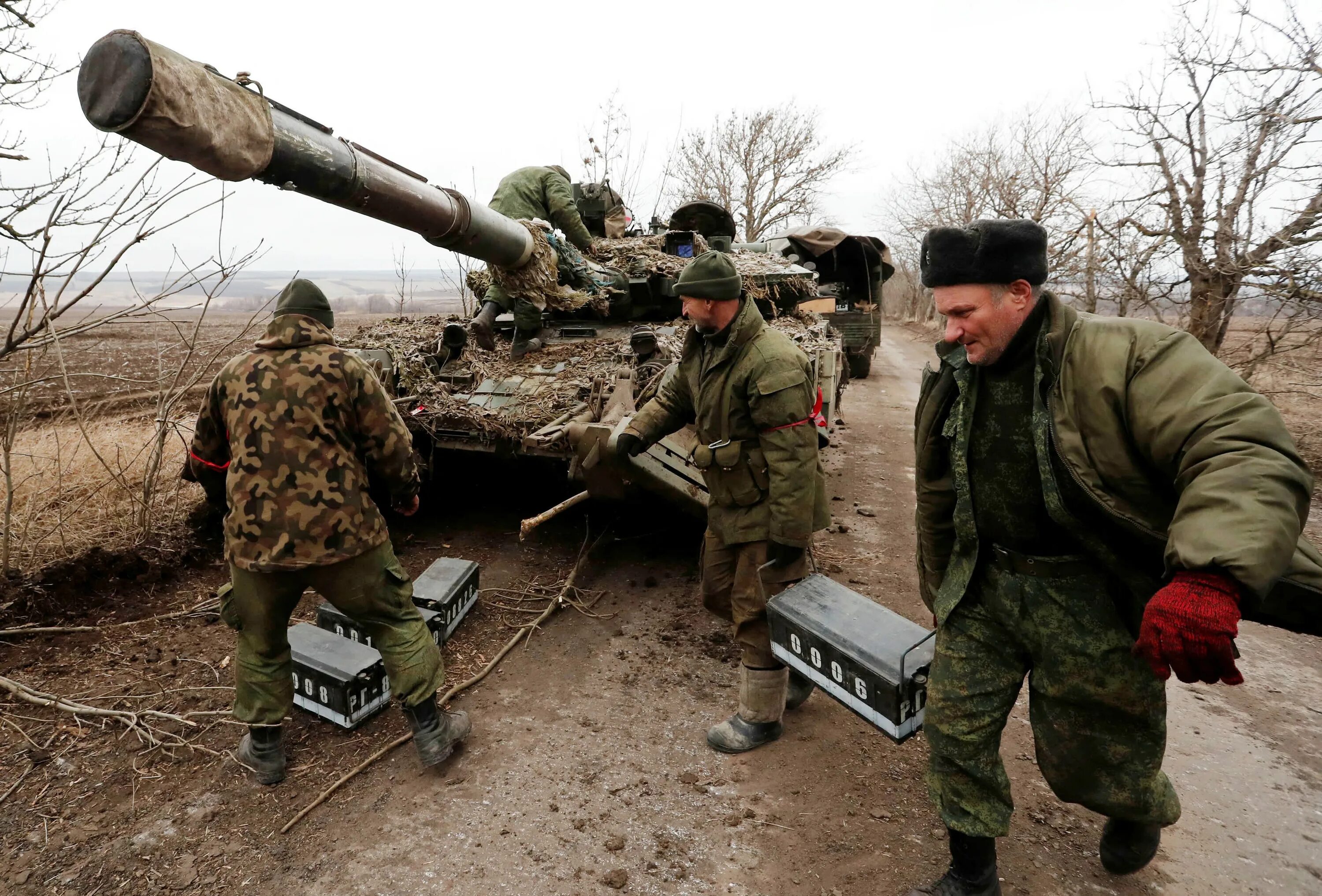 Российские военные на Донбассе. Украину кидают