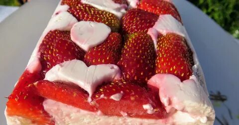 Десерт бананы клубника