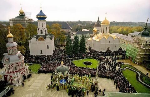 Сколько в лавре церквей
