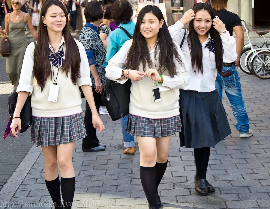 Японки школа видео. Японские школьники. Реальные японские школы. Реальные японские школьники.