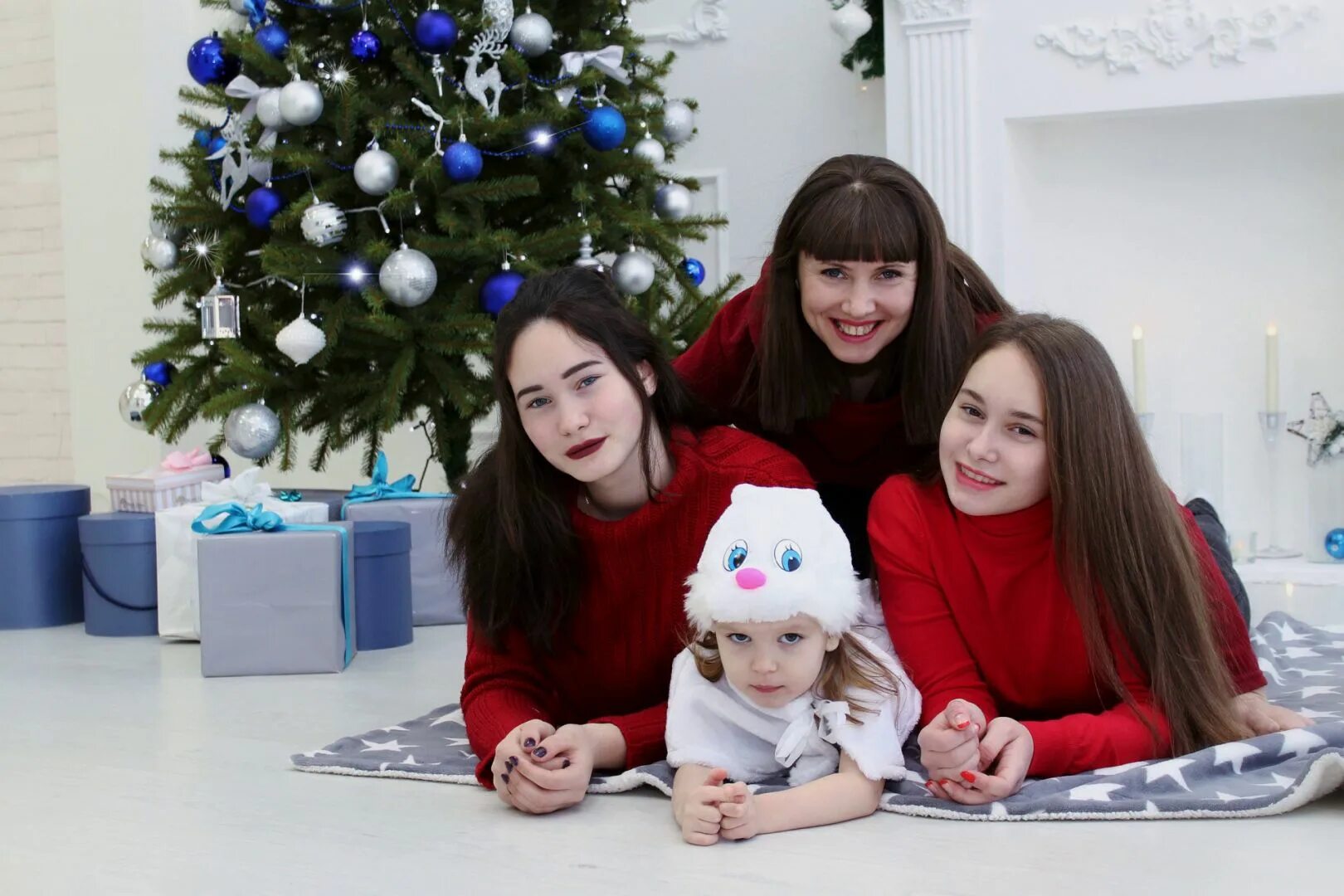 Конкурсы для семейного нового года. Конкурсы на новый год для семьи. новогодние конкурсы для всей семьи. новогодние семейные конкурсы. новогодние семейные конкурсы для всей семьи.