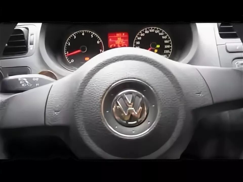 Скрип руля поло. Фишка руля polo sedan. Скрип руля поло. Строение руля фольцвагенполо. Скрип заслонок фольксваген тигуан.