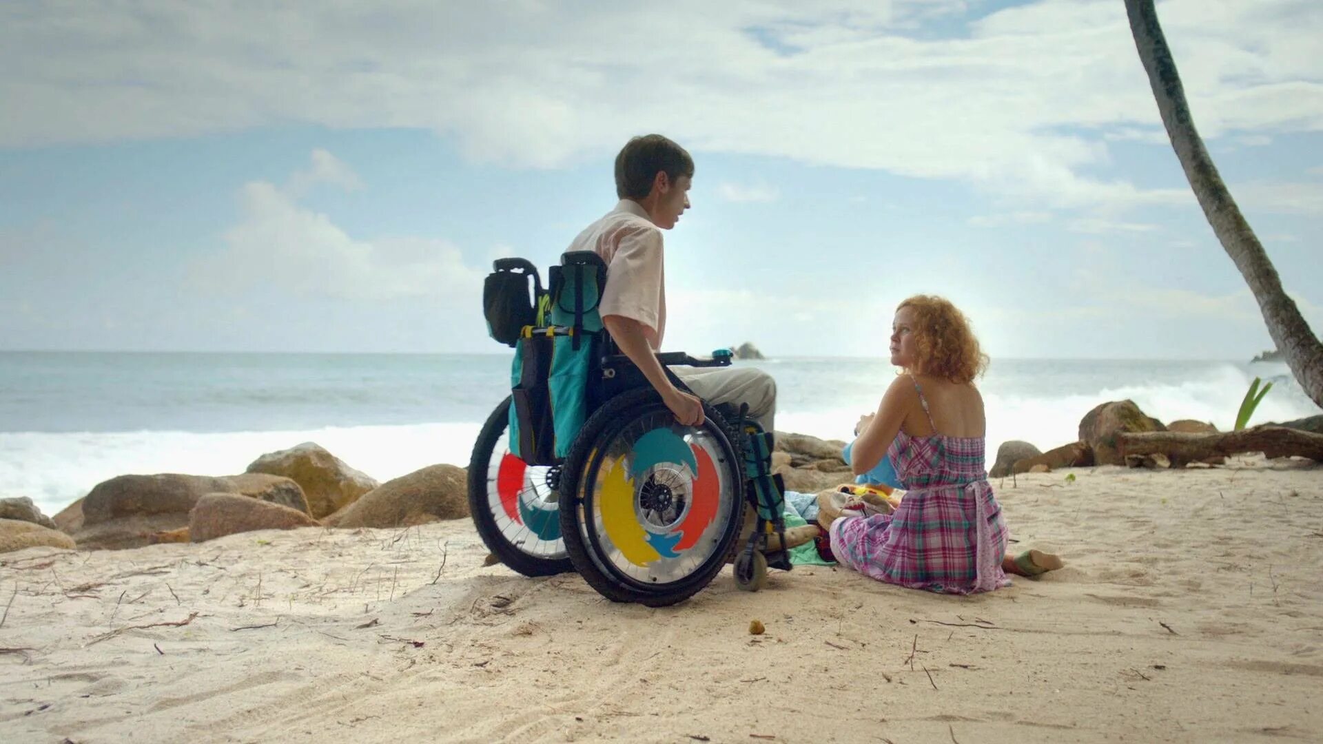 Янина студилина остров 2 сезон. Остров комедия тнт. 1 на острове фильм. Остров сериал марго. Остров тнт 1 сезон.