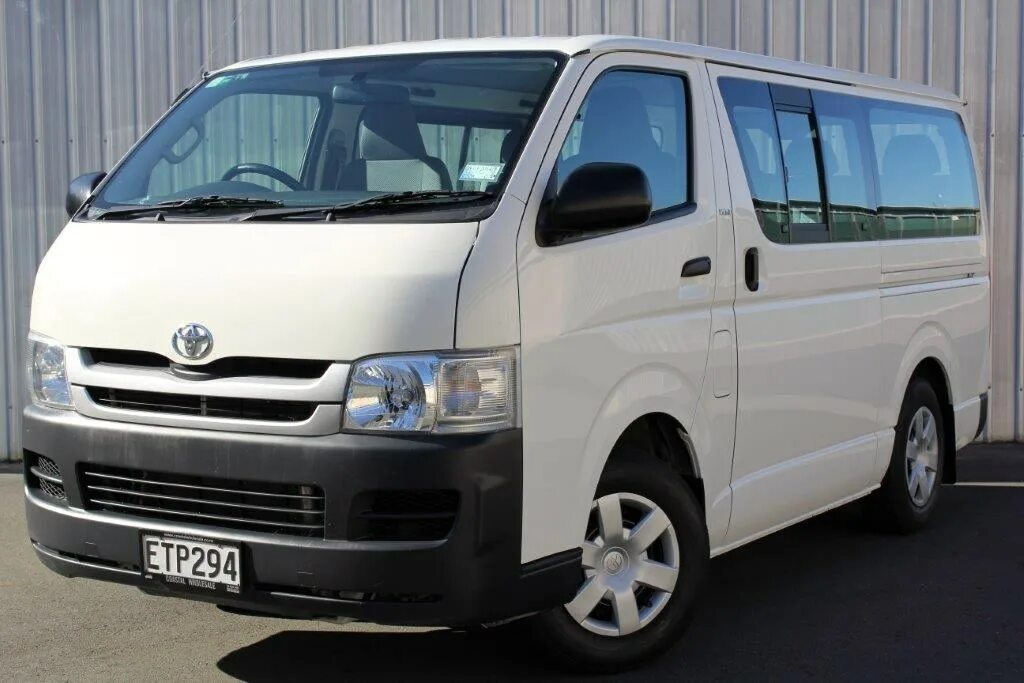 Toyota Hiace 2008. Toyota Hiace 2023. Тойота Хайс 2008 года. Микроавтобус Тойота Hiace 2023. Toyota hiace цена