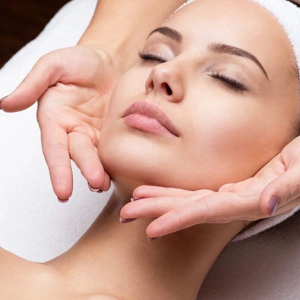 Французский скульптурный массаж лица. Скульптурно-буккальный массаж. Французский скульптурный массаж лица. Moźnoli uçitsa online kosmetologiýu. Рефлексотерапия лица.