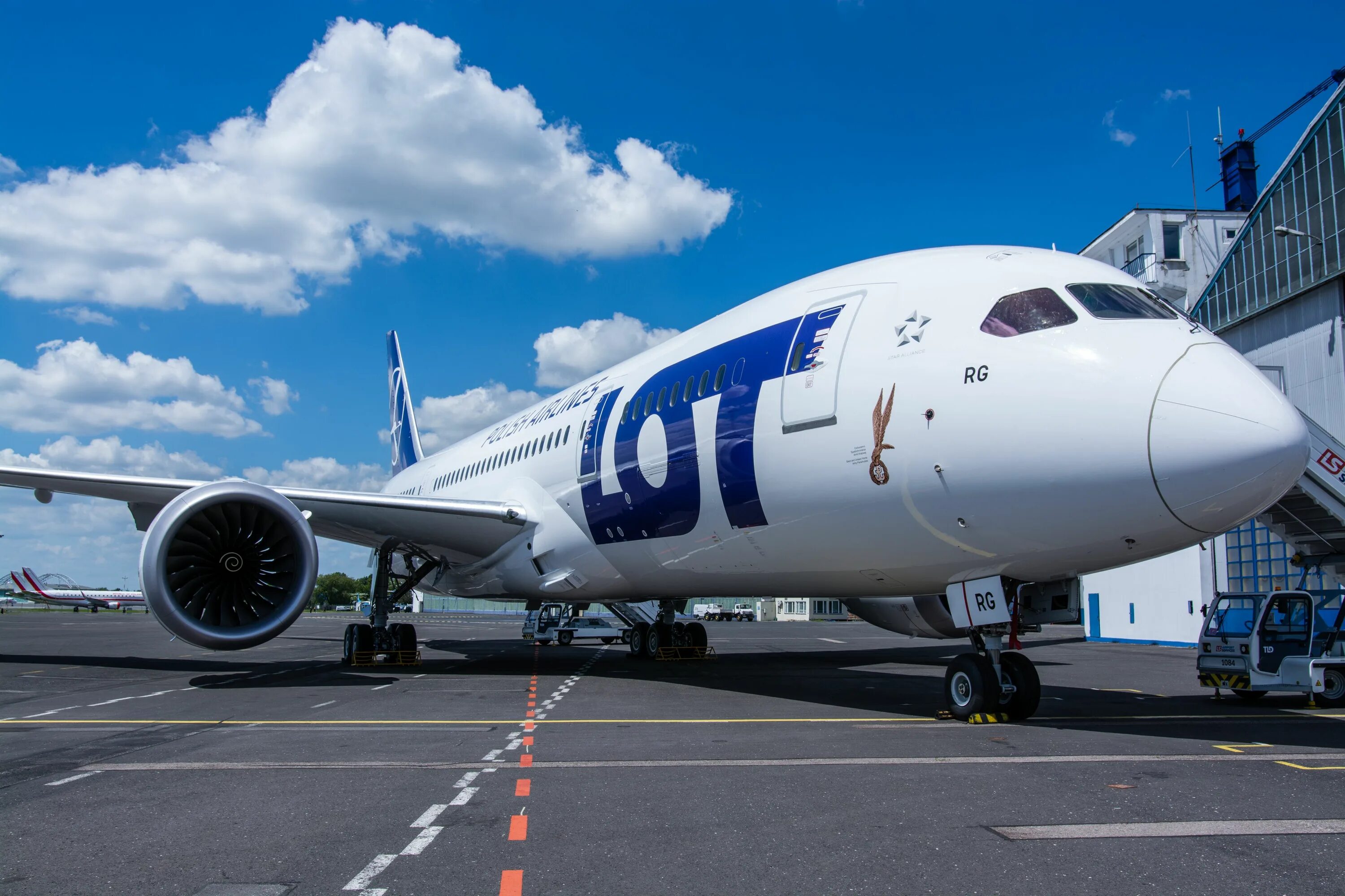 Lot 787. Lot польские авиалинии. Боинг 787 лот. Лот полиш Эйрлайнс. Lot polish