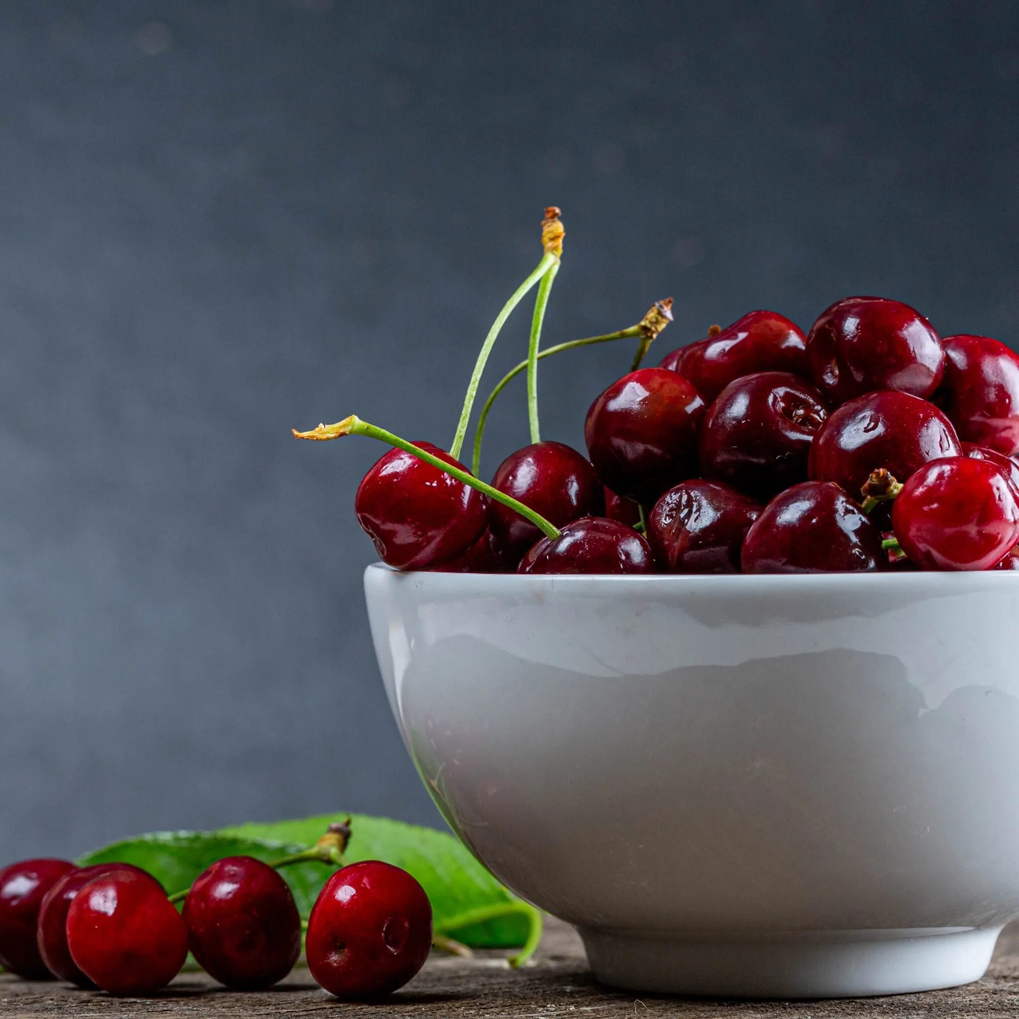 Колонна черешня фото и описание. Вишня столовая. Черешня калированная. Вишня в тарелке. Вишня в тарелке.