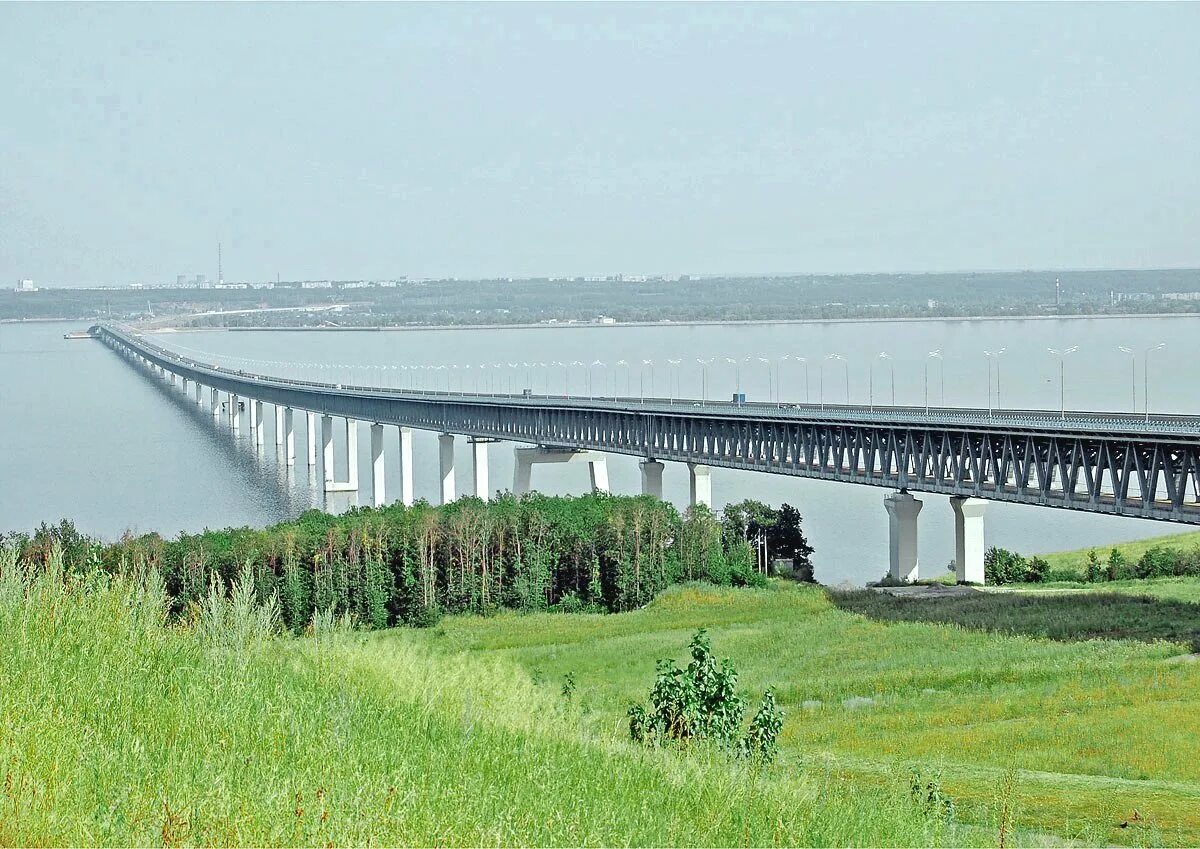 Самый длинный пост. Ульяновск Волга президентский мост. Волга река мост Ульяновск президентский. Президентский мост через Волгу в Ульяновске. Мост в Ульяновске через Волгу.