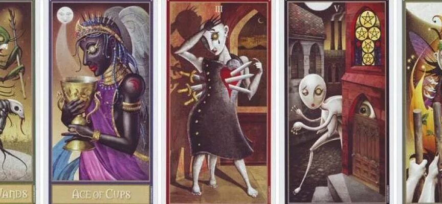 Таро безумной луны (deviant moon tarot). Таро безумной луны жезлы. Таро безумной луны старшие арканы. 9 пентаклей таро уэйта. 10 пентаклей безумной луны.