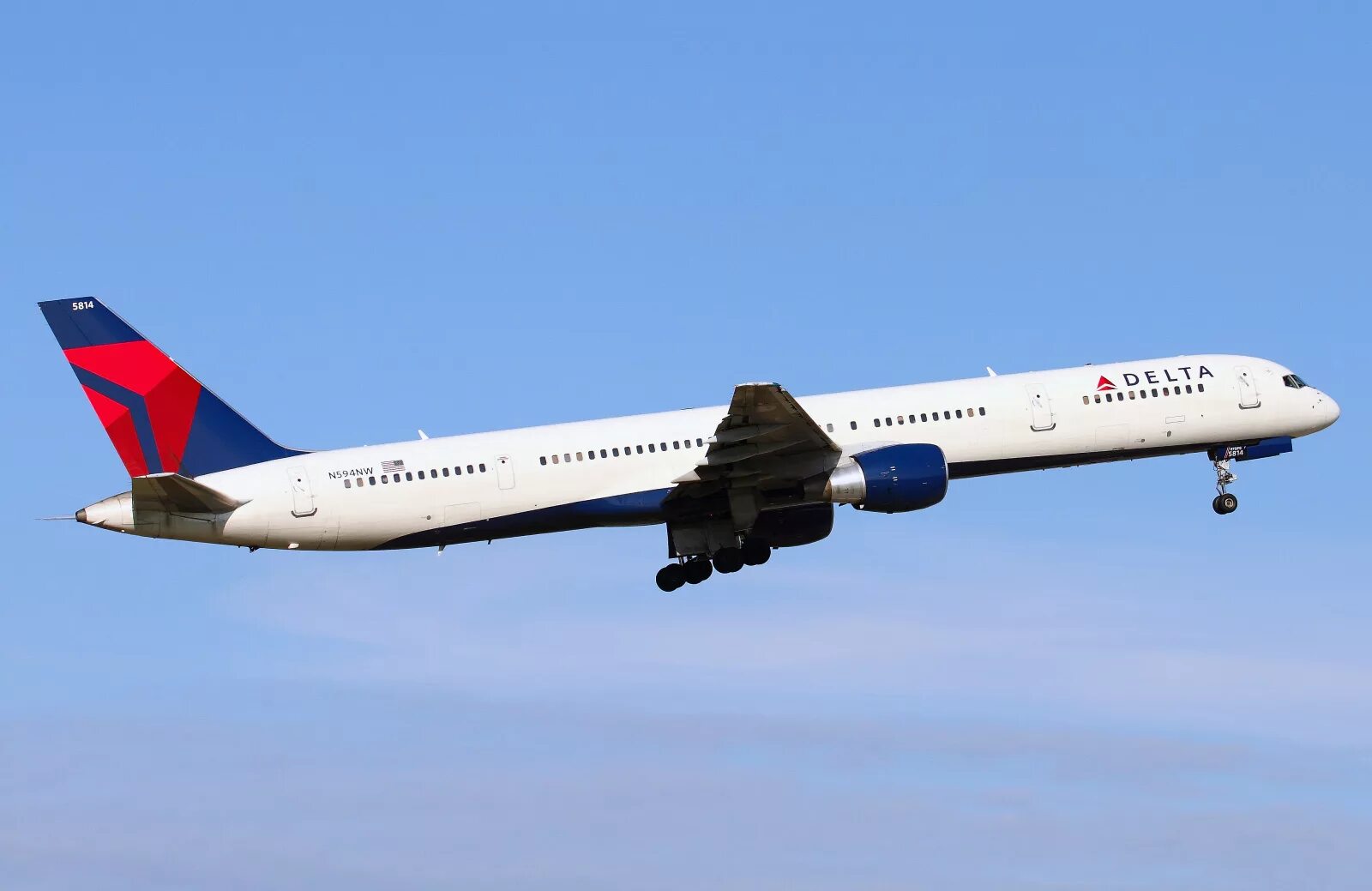 C 757. Боинг 757-300. boeing 757-300 delta. b757-300. б 757 300.