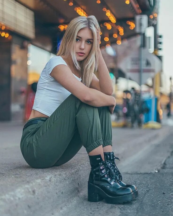 Пин от пользователя Lauren на доске Photography Poses Women Весенние наряды, Вес
