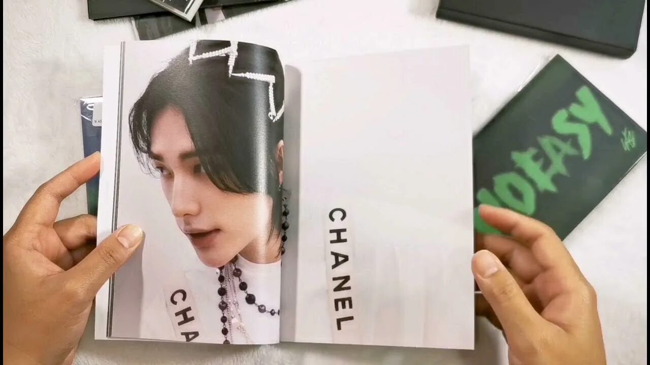 Stray kids no easy альбом обложка. Альбом stray kids noeasy распаковка. Skz альбомы. Stray kids thunderous обложка. Наполнение альбомов stray kids.