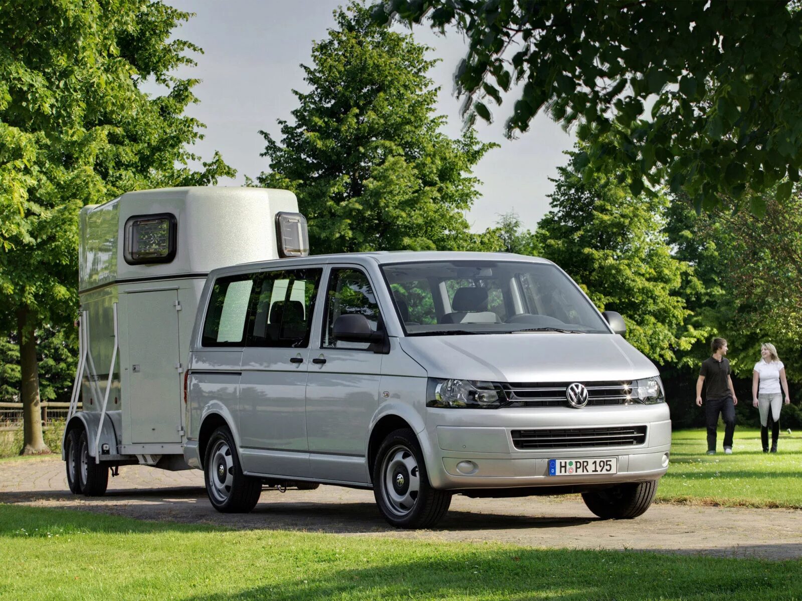 Минивэн volkswagen t5. Фольксваген мультивен 4. Фольксваген мультивен т5. Фольксваген t5. Фольксваген multivan t4.