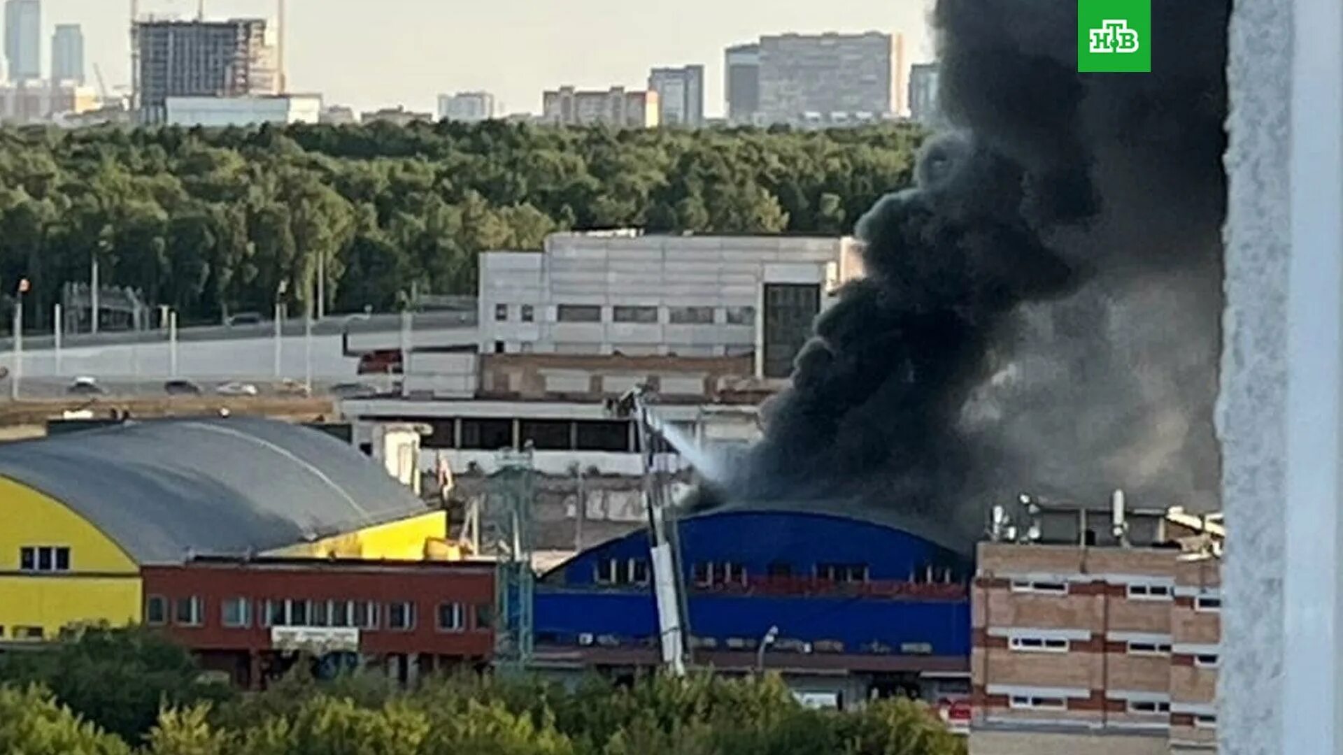 Пожар в Москве. Пожар Отрадное. Пожар в районе Отрадное. Пожар в Отрадном сейчас.