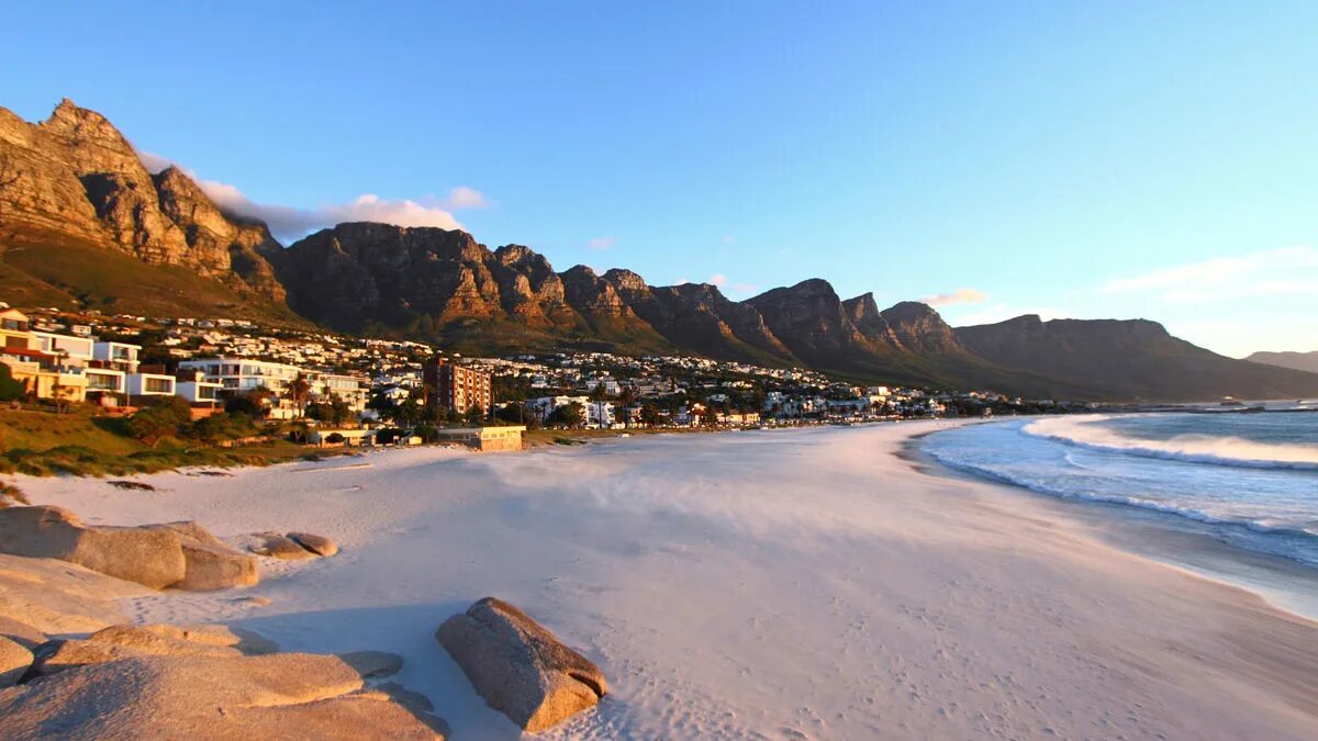 Camps Bay Кейптаун. Кэмпс-Бэй, ЮАР. Пляж Кампс-Бэй. Клифтон Бич Кейптаун.