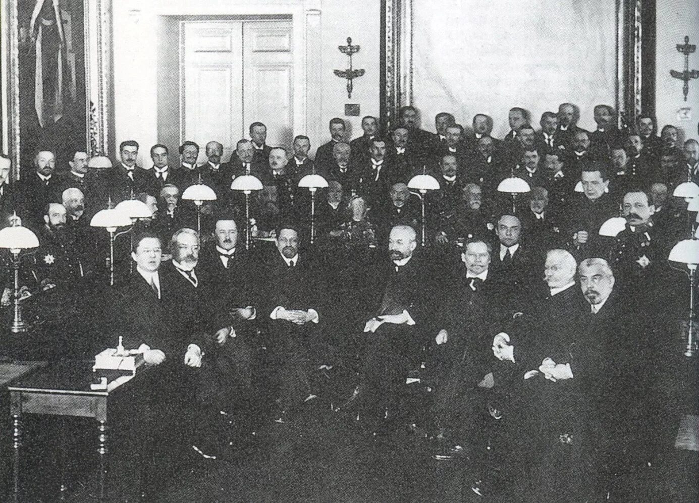 First government. Временного правительства 1917. 1 Коалиционное правительство 1917. Первый состав временного правительства 1917. Коалиционное правительство революция 1917.