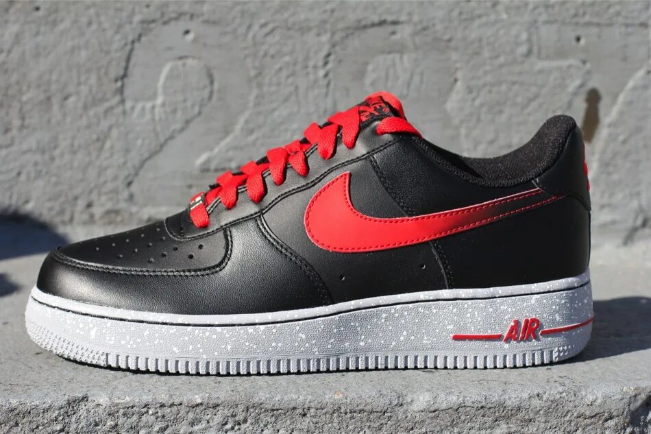 Найк 1 лоу. Nike Air Force 1 Low Black Swoosh. Nike Air Force 1 Low Black Red. Nike Air Force 1 Red Swoosh. Nike Air Force 1 Red Black.