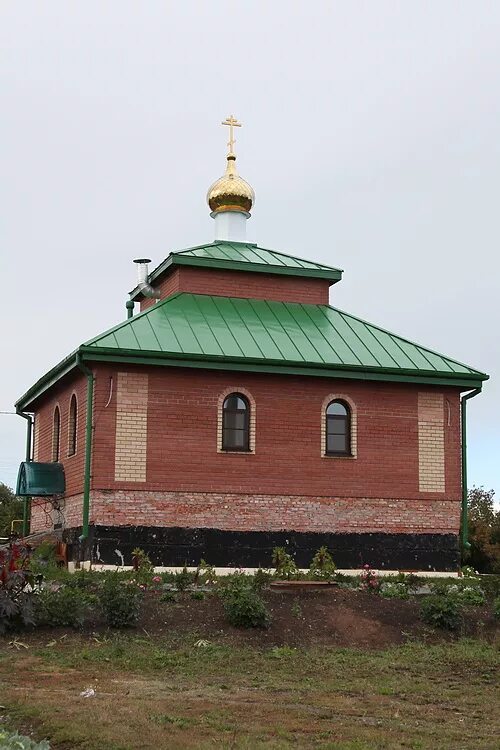 Поселок зауральский челябинская область. Посёлок Зауральский Еманжелинский район. Храм Зауральский Челябинская область.