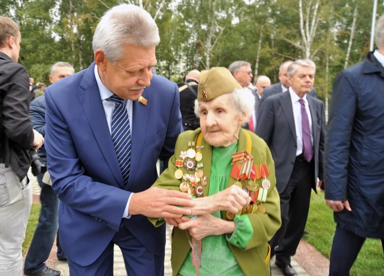 оказание поддержки ветеранам. социальная помощь ветеранам. забота о ветеранах. социальная защита ветеранов. 9 мая день памяти.