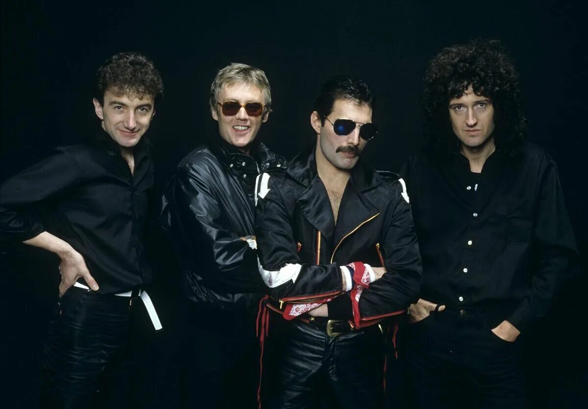 Queen слушать в качестве. Группа Queen. Рок группа Квин. Группа Queen 2000. Группа Queen 80е.