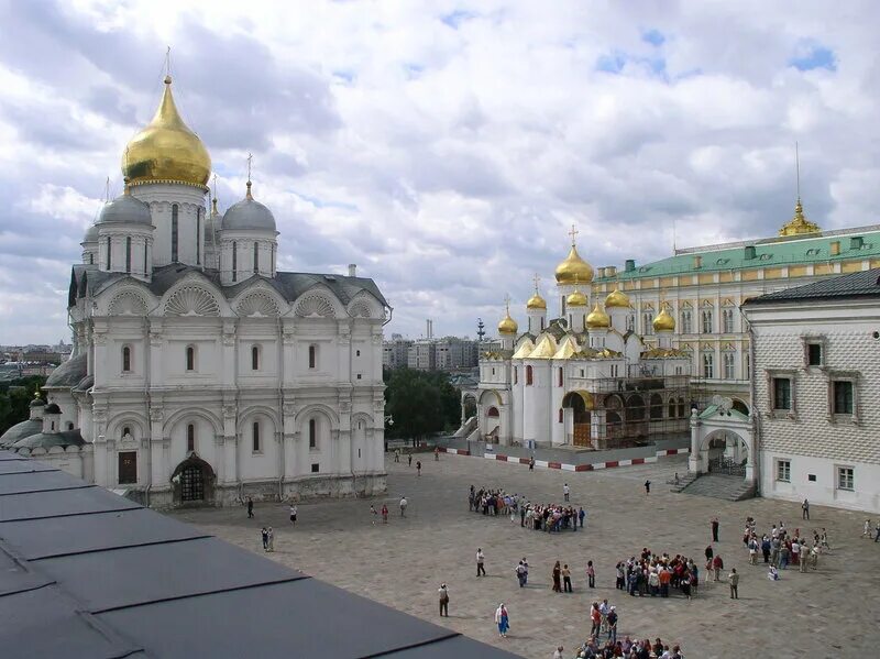 Здания соборной площади. Соборная площадь кремля. соборная площадь московского кре. дворцово-храмовый ансамбль соборной площади в москве. памятники соборной площади кремля в москве.