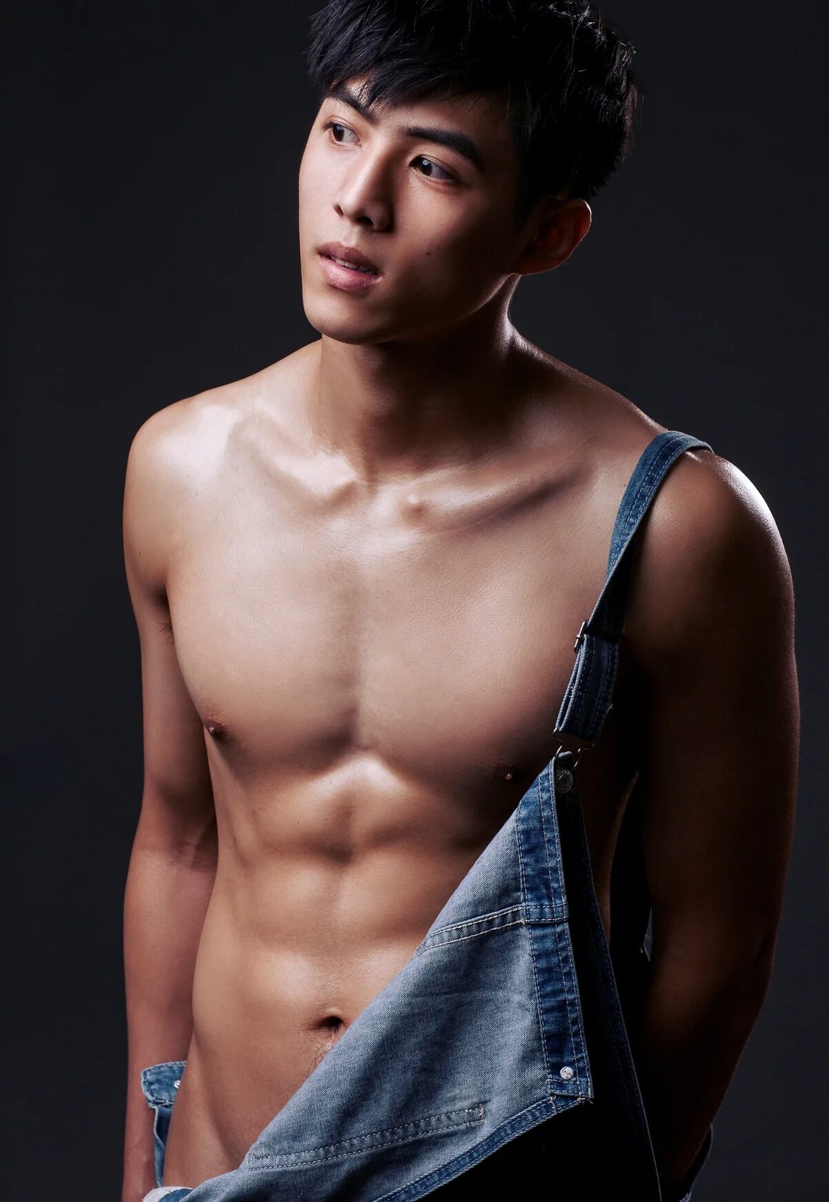 Полуголые азиаты. Полуголые азиаты. Полуголые азиаты. Хуан сяомин тело. Ким су хен с голым торсом.