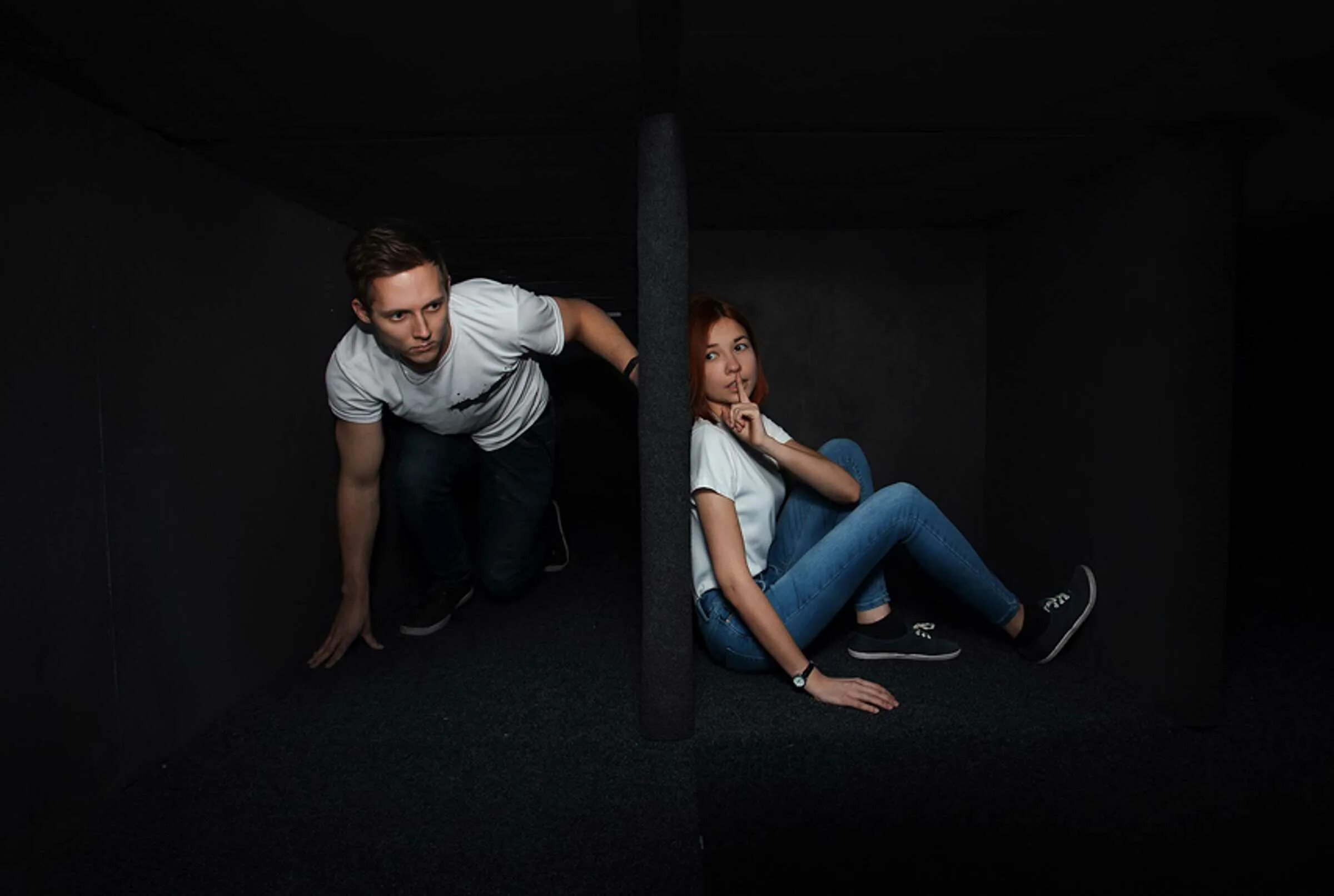 Центр в темноте. Квест прятки в темноте москва. квест прятки в лабиринте. игра прятки в темноте квест. квест прятки в лабиринте киров.
