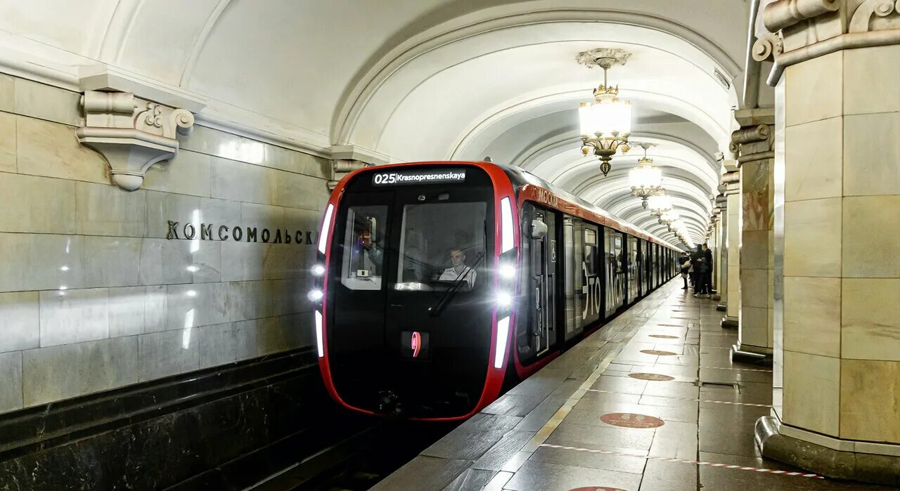 количество вагонов в поезде метро. метро сокольническая линия поезд москва. метропоезд москва 2020. москва на филевской линии. 81-717 714 москва.