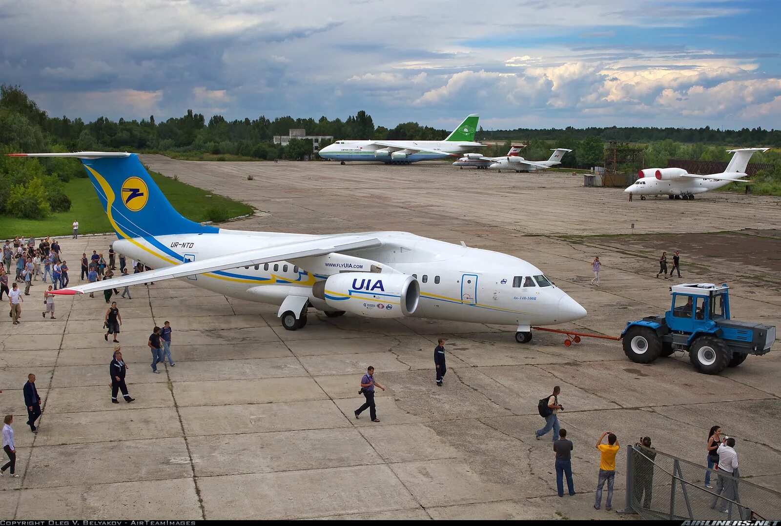 Украинский самолет. АН-148-100в президента Украины салон. Украинские самолеты пассажирские. Украинские самолеты гражданские.