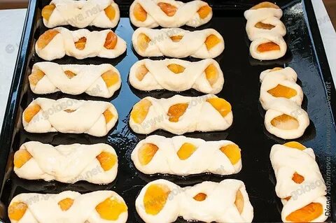 Булочки с курагой из дрожжевого теста