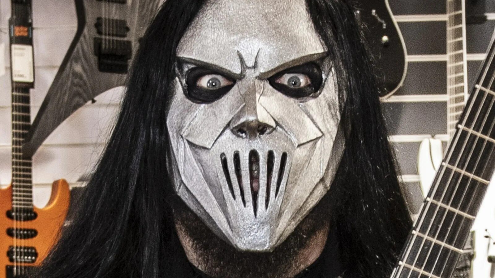 Мик томпсон. Slipknot гитарист мик томсон. slipknot гитарист мик томсон 2025. slipknot мик томсон без маски.